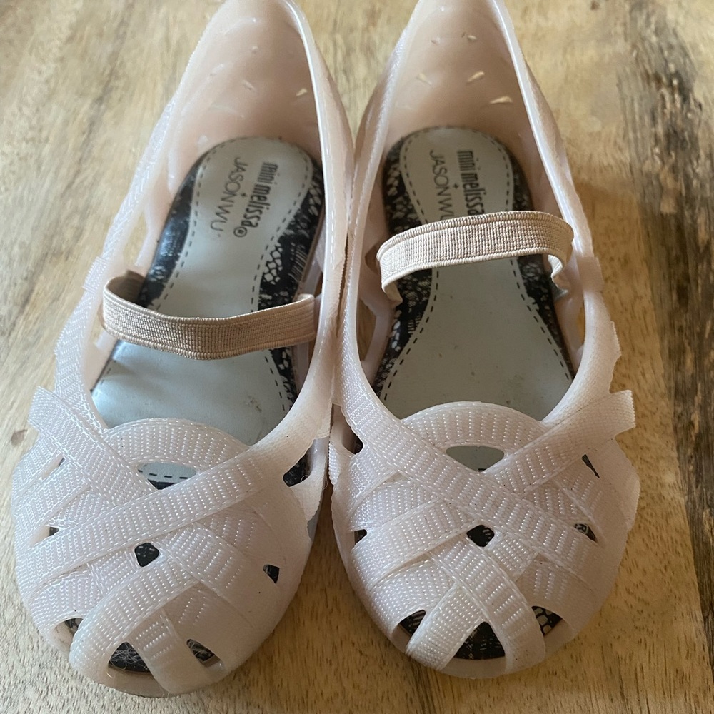 EUC Mini Melissa Size 9